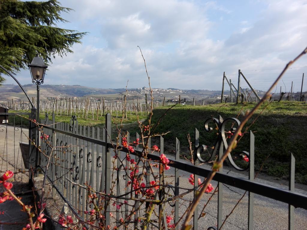 Diano dʼAlba Casa Badinot旅馆 外观 照片