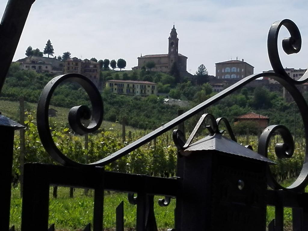 Diano dʼAlba Casa Badinot旅馆 外观 照片